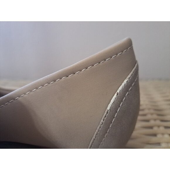 Baretraps Women's 7.5 Markie Beige Round Toe Flats FLAW - Picture 11 of 11